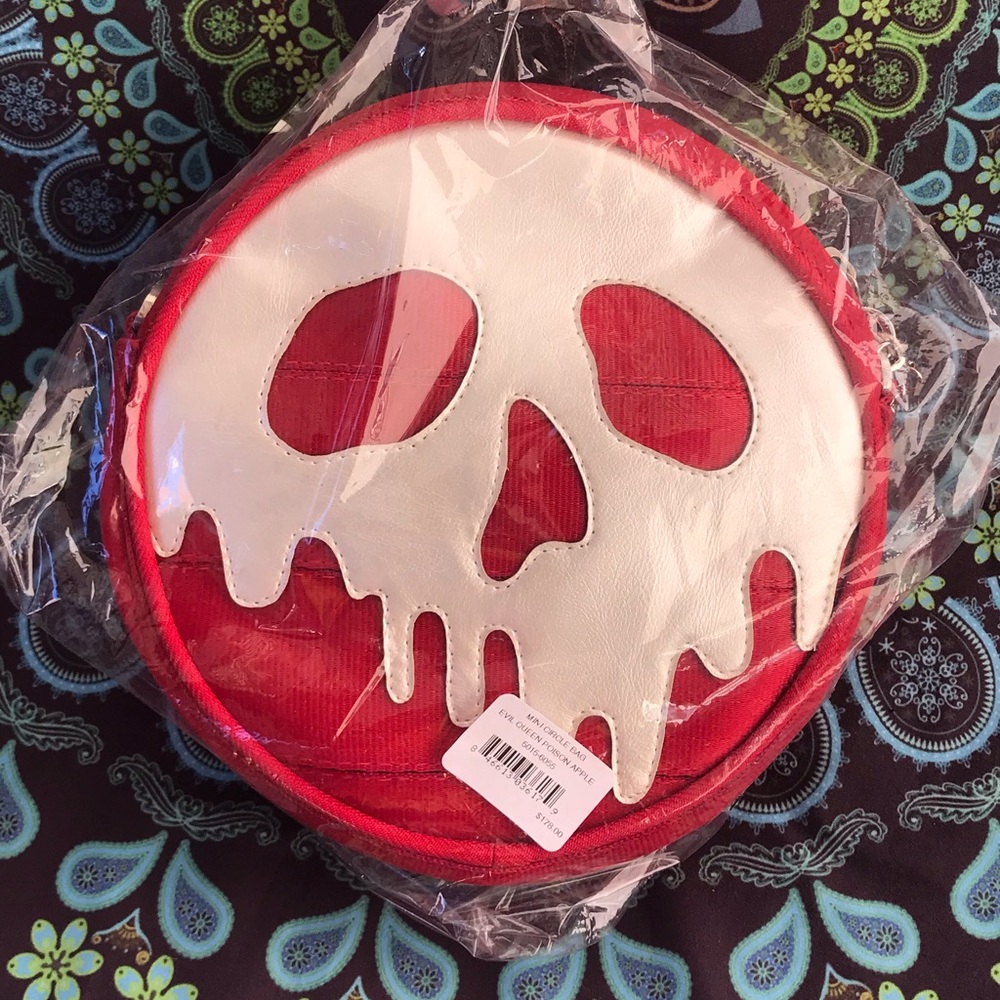 Harveys Disney Snow White Evil Queen Poison Apple - Picture 2 of 8
